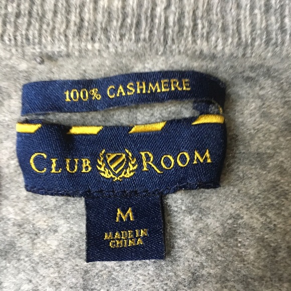 Men's cashmere sweater label size M but fits small - Picture 2 of 3